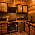 Derevo House Hotel *