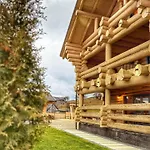 Derevo House Hotel *