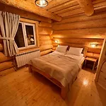 Derevo House Hotel