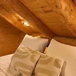 Hotel Derevo House