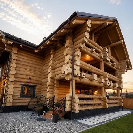 Derevo House Hotel *