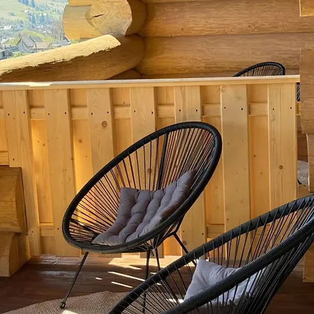 Derevo House Hotel Yasinya