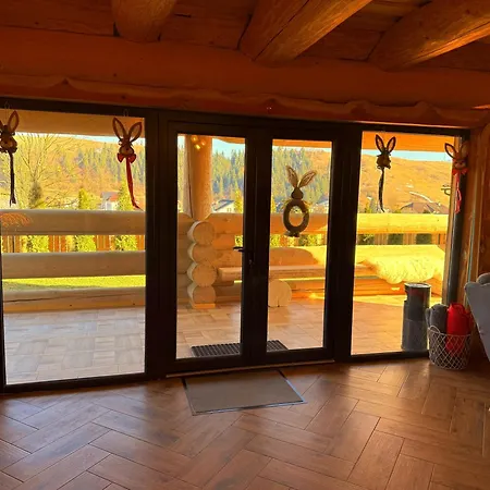 Derevo House Hotel Yasinya