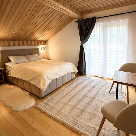 Derevo House * Kőrösmező