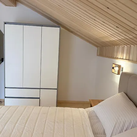 Derevo House Szálloda *