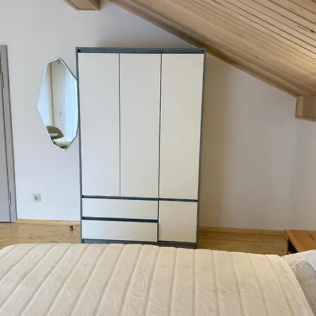 Derevo House Szálloda *